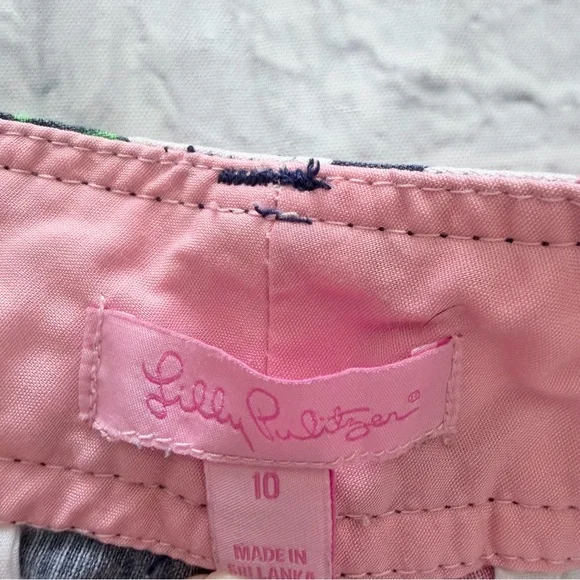 Lilly Pulitzer Navy Floral Daisy Print Shorts with Pink & Green Accents - Picture 3 of 4